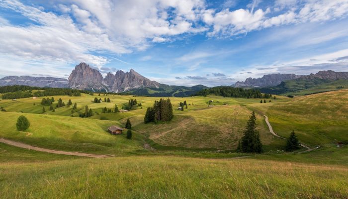 dolomites-g01ae9af2d_1920.jpg